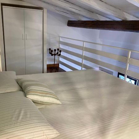 Lavica Di Mezzo Apartments Catania Eksteriør billede