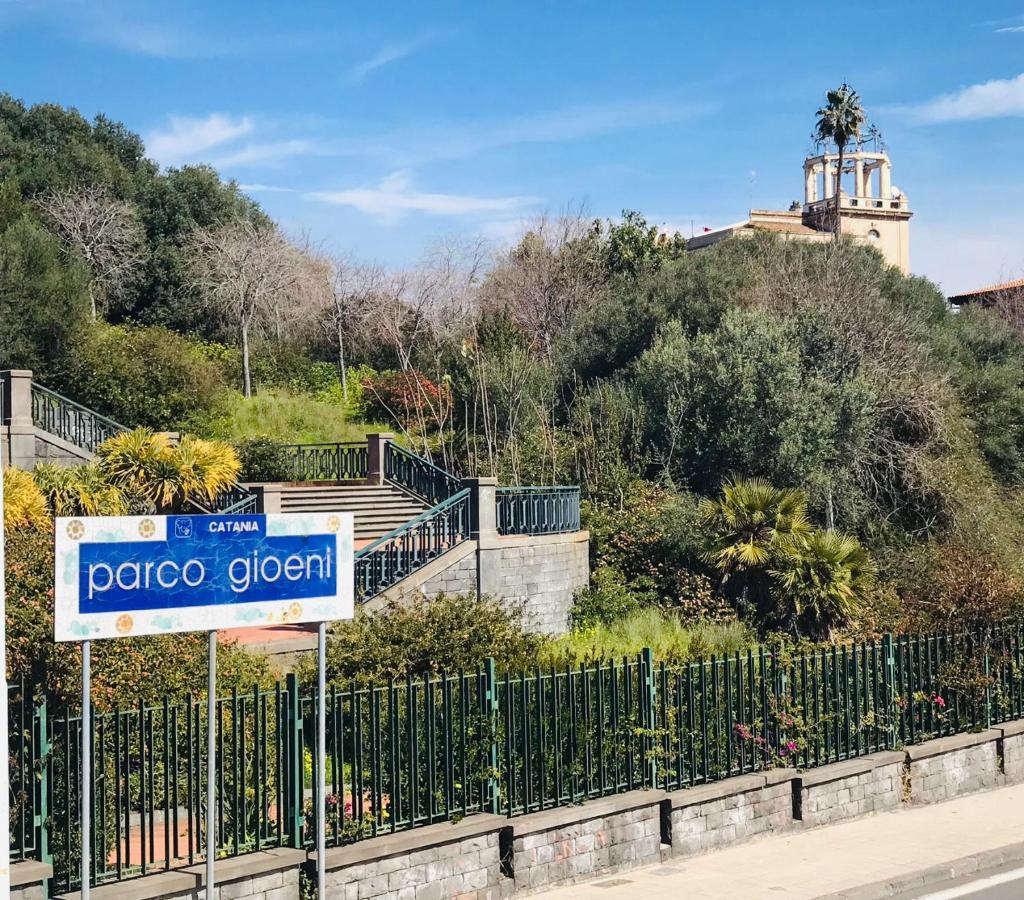 Lavica Di Mezzo Apartments Catania Eksteriør billede