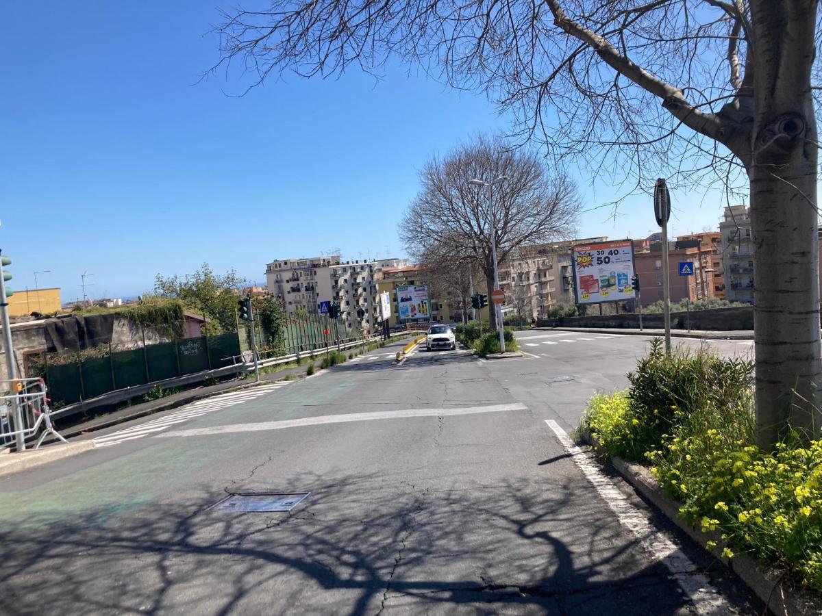 Lavica Di Mezzo Apartments Catania Eksteriør billede