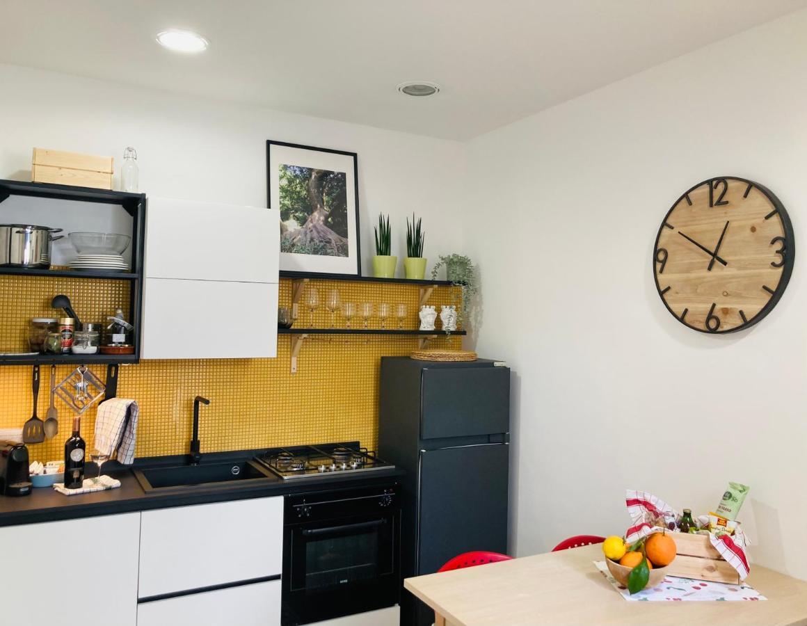 Lavica Di Mezzo Apartments Catania Eksteriør billede