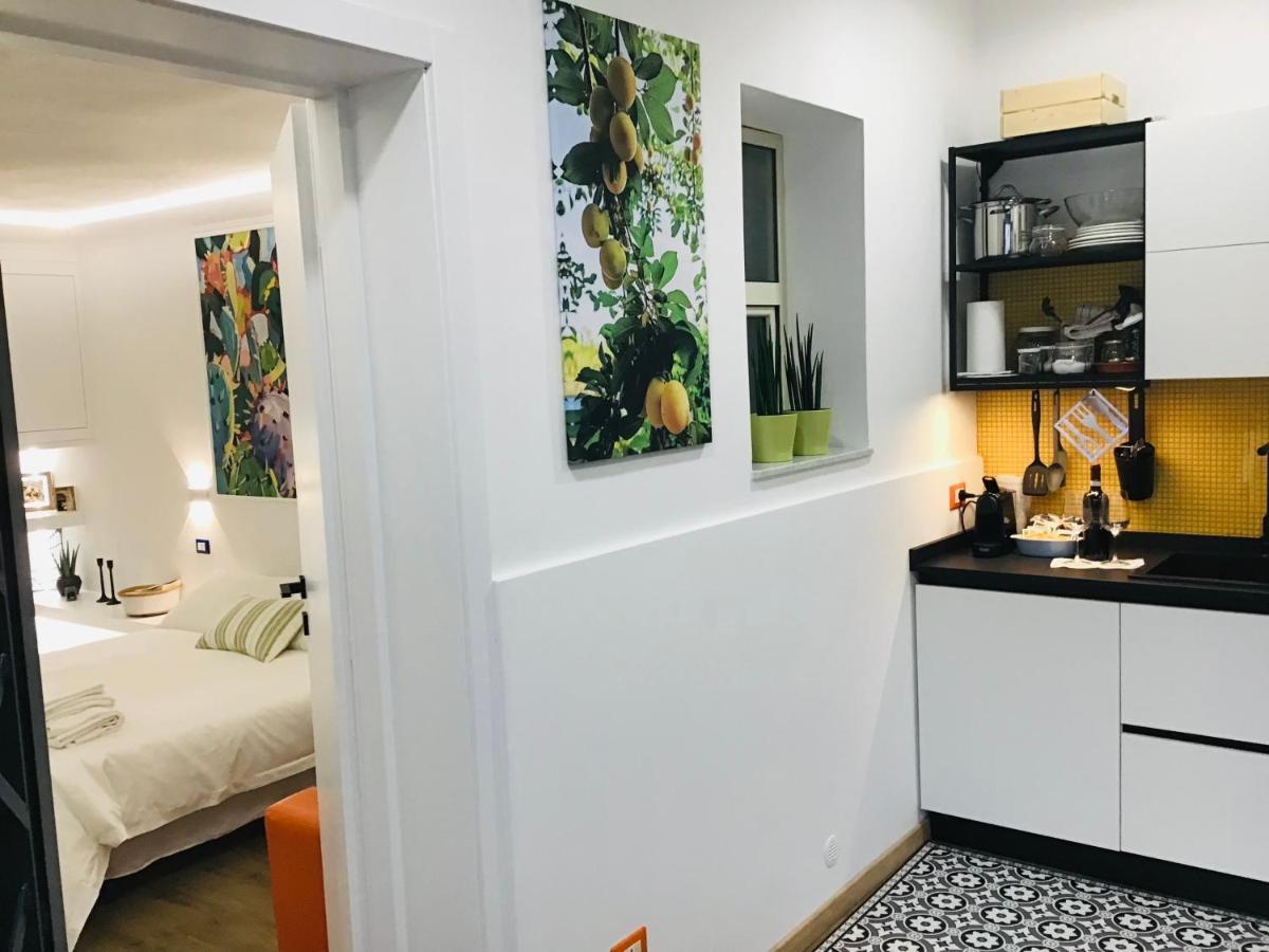 Lavica Di Mezzo Apartments Catania Eksteriør billede
